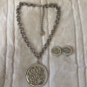 Vintage Lisner necklace and earrings clip on